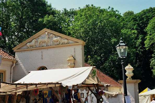 schloss-s022_19-33.jpg