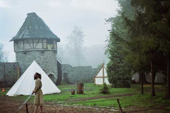 Burg_Burg_im_Nebel-33.jpg