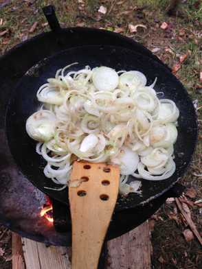 Zwiebelringe anbraten